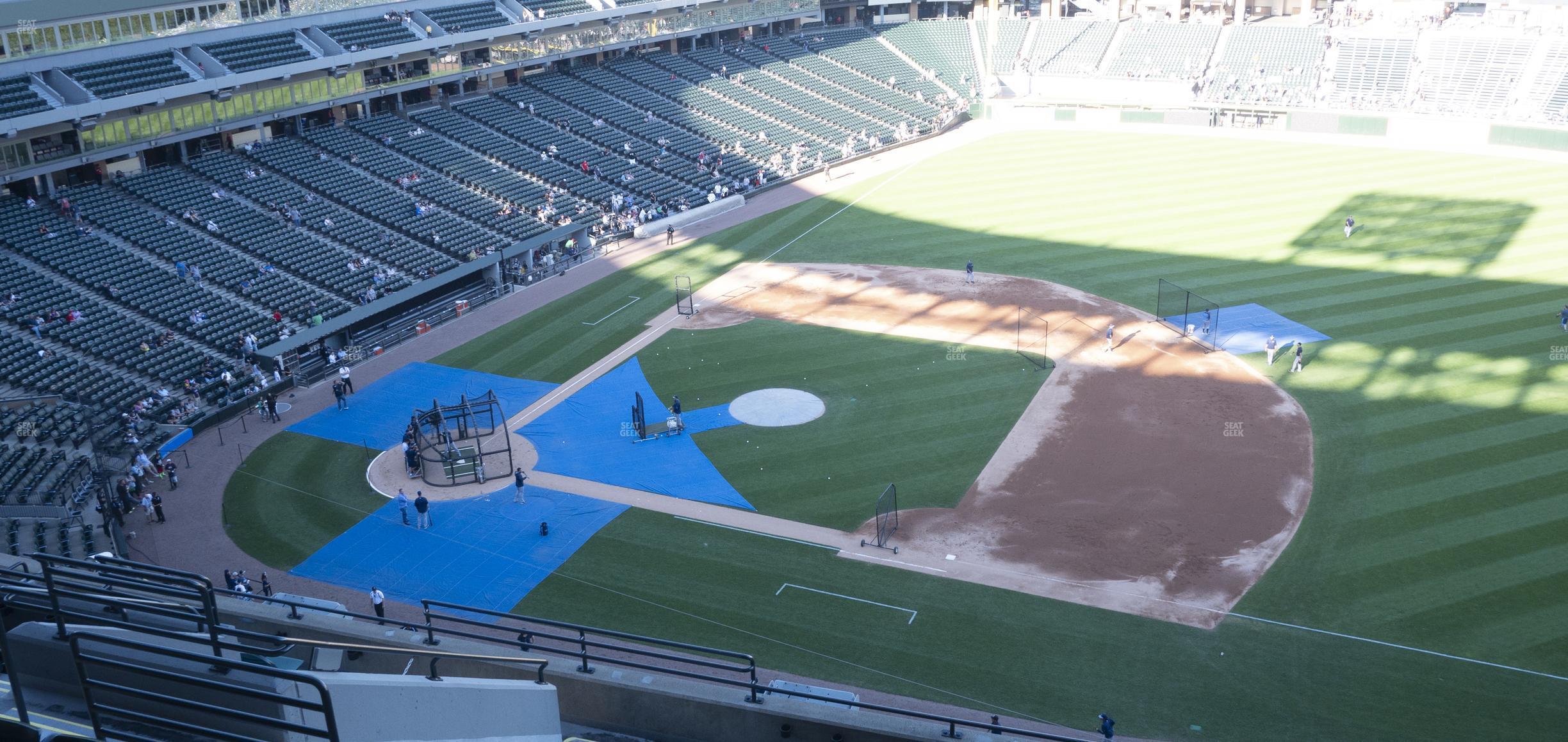 Seating view for Guaranteed Rate Field Section 522