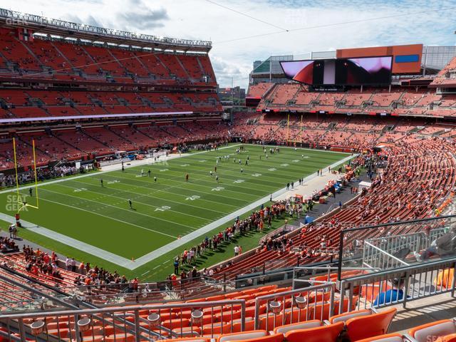 Seating view for Huntington Bank Field Section Club 326