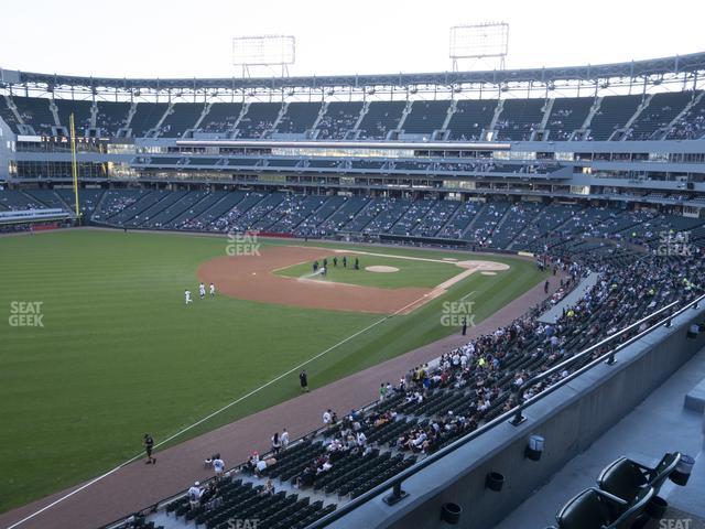 Seating view for Guaranteed Rate Field Section 352