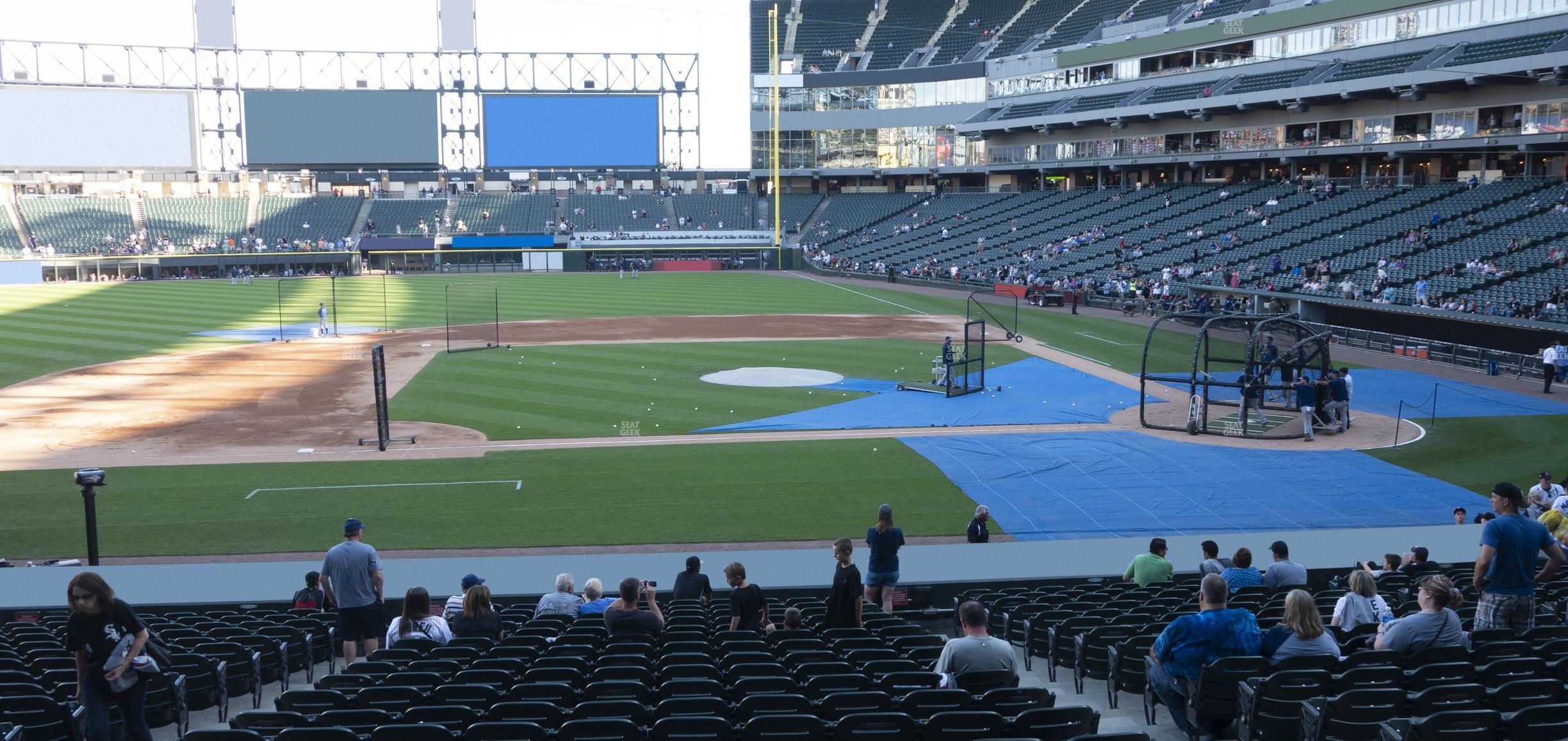 Seating view for Guaranteed Rate Field Section 139