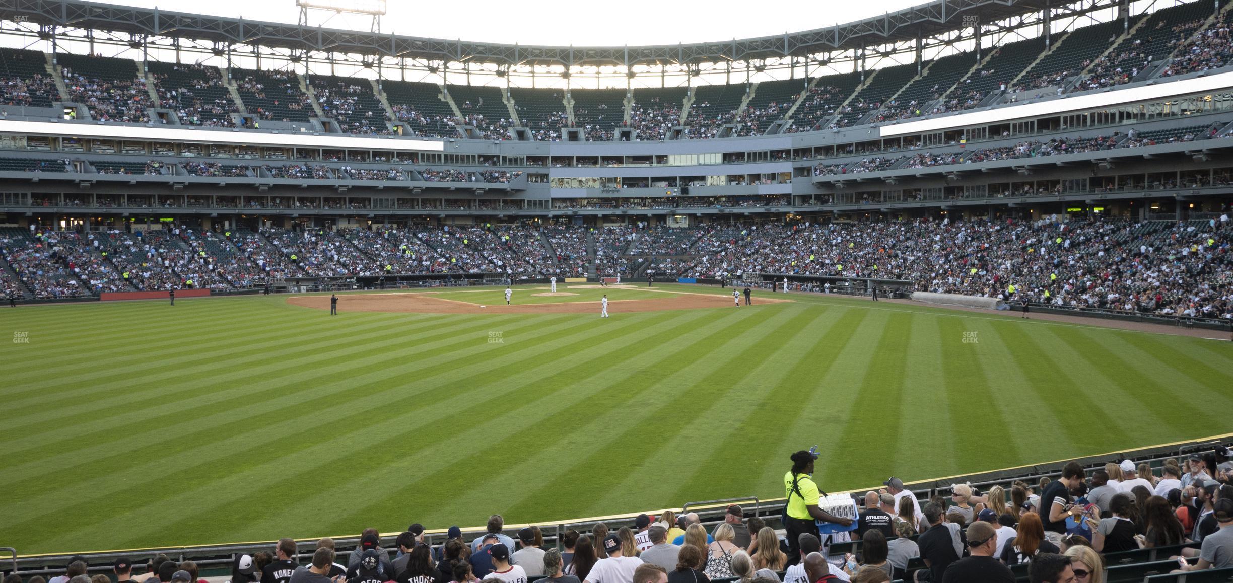 Seating view for Guaranteed Rate Field Section 162