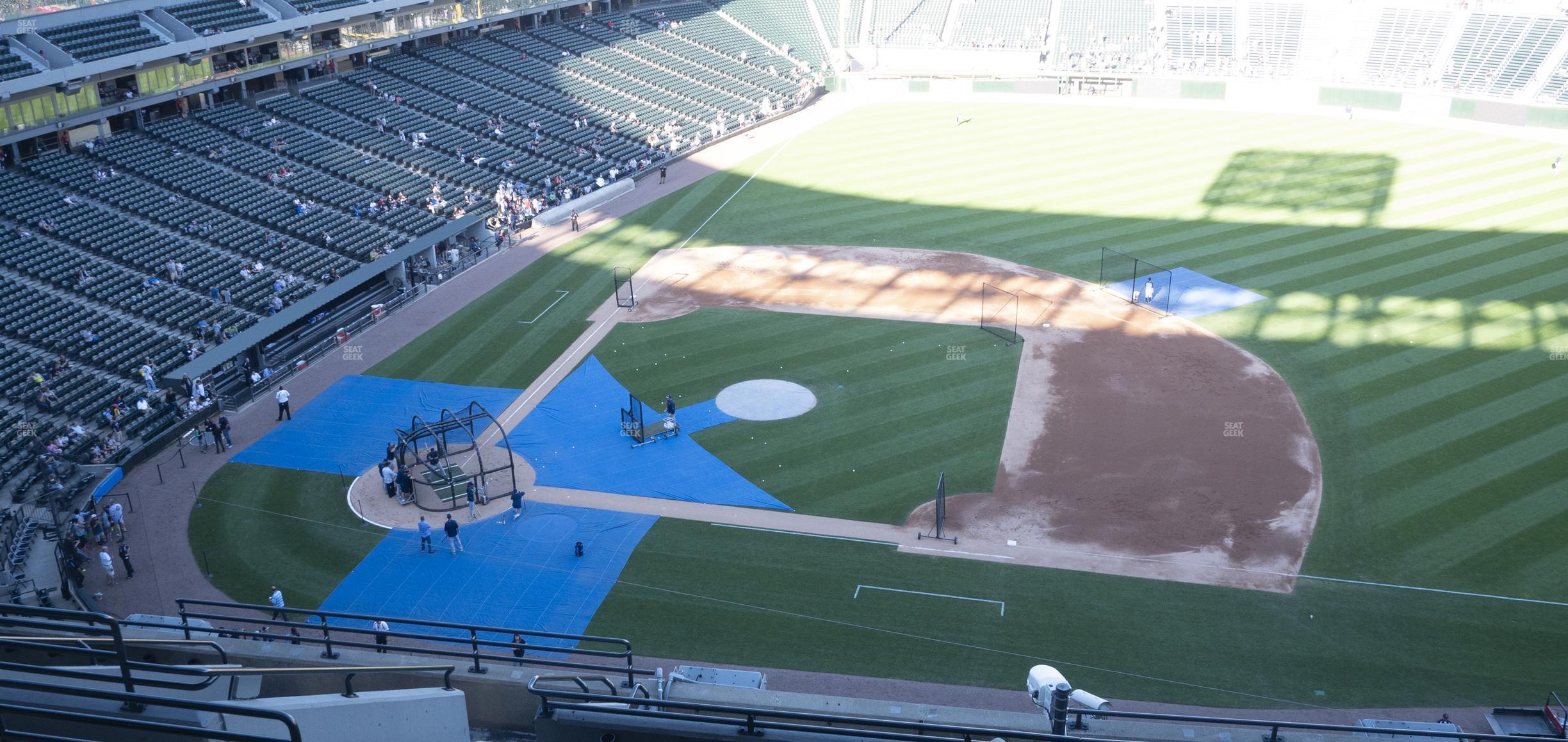 Seating view for Guaranteed Rate Field Section 524