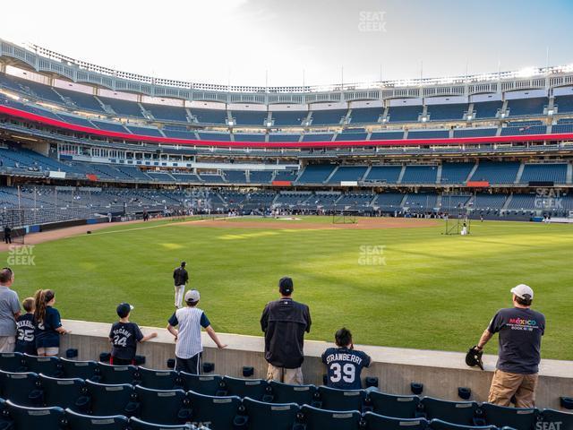 Seating view for Yankee Stadium Section Field Level 104