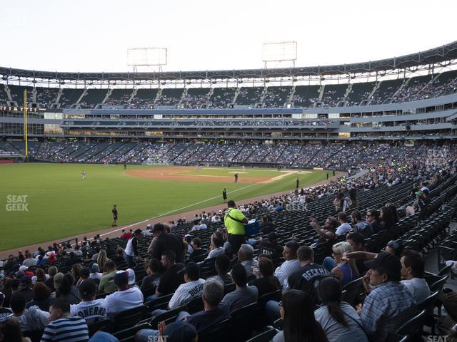 Seating view for Guaranteed Rate Field Section 154