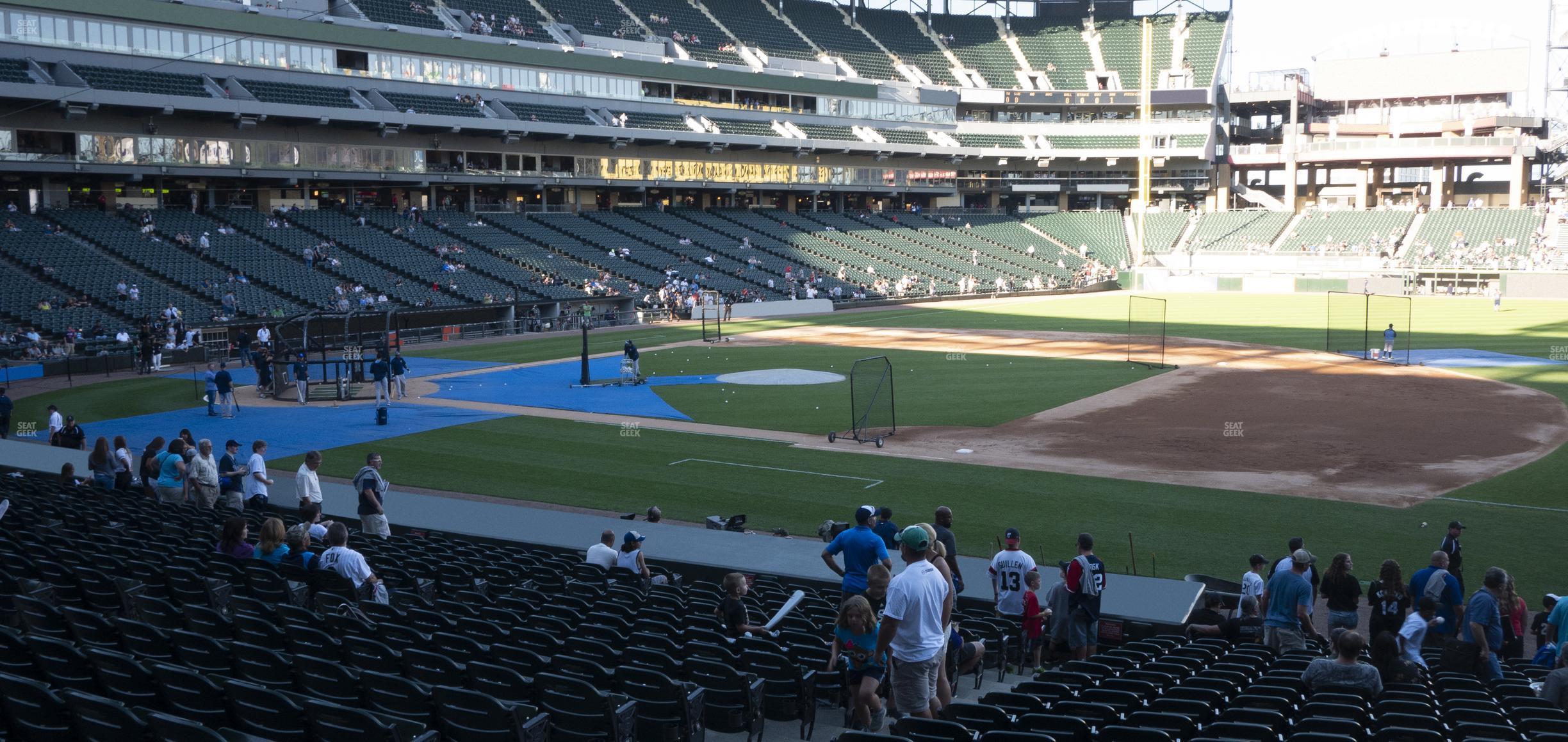 Seating view for Guaranteed Rate Field Section 121