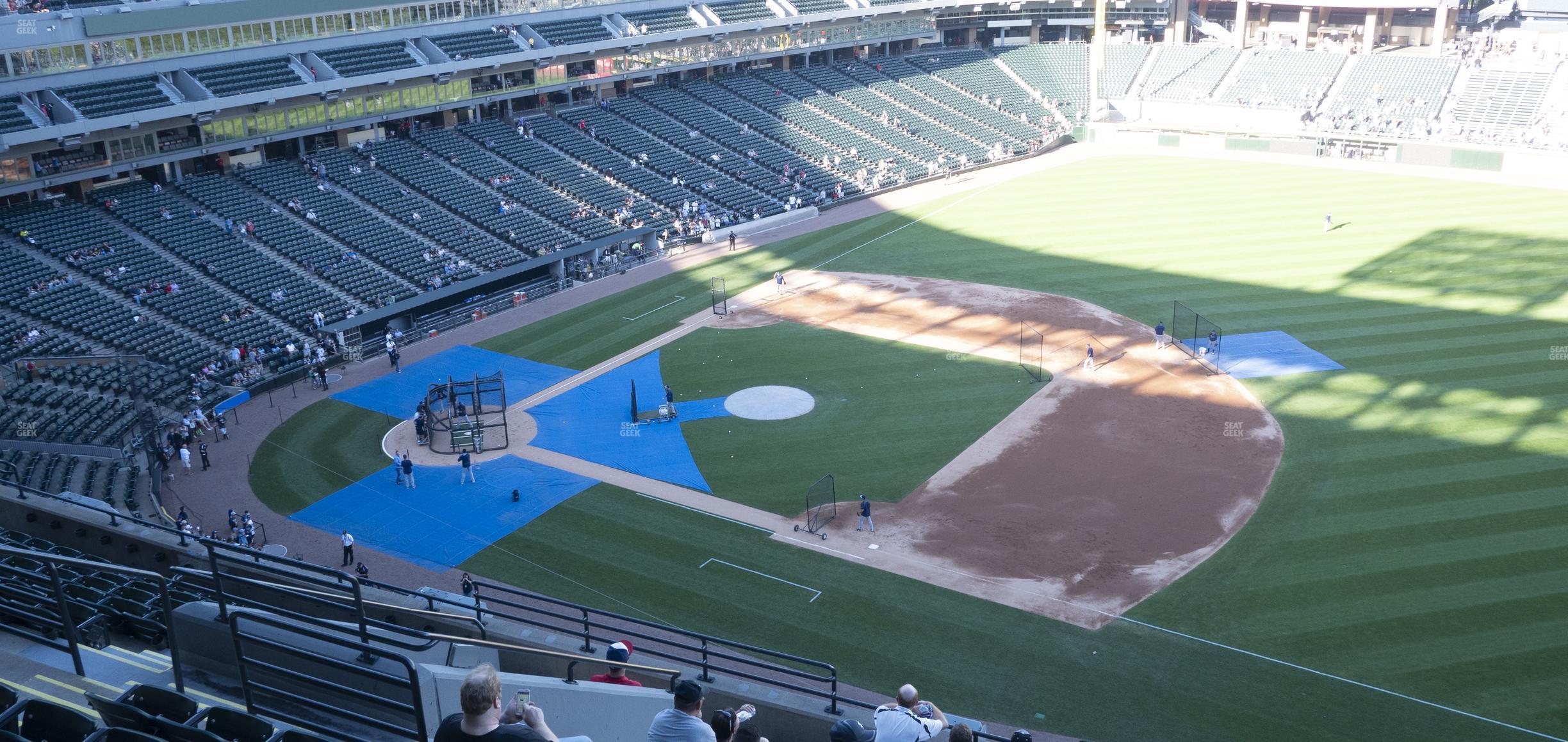 Seating view for Guaranteed Rate Field Section 520