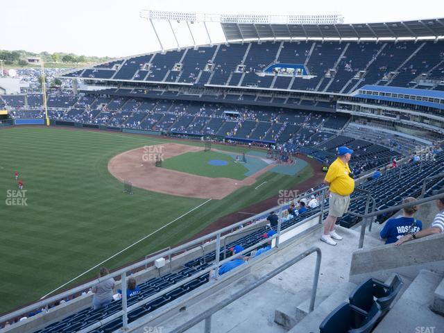 Seating view for Kauffman Stadium Section 402 R