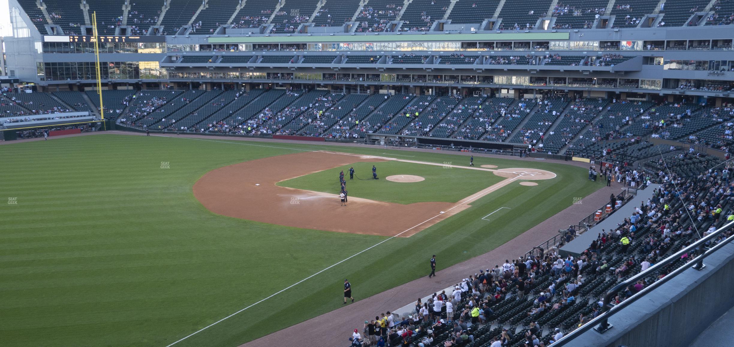 Seating view for Guaranteed Rate Field Section 350