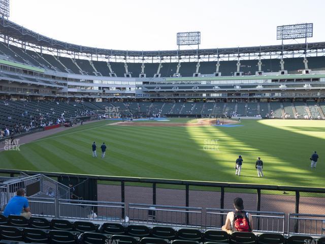 Seating view for Guaranteed Rate Field Section 105