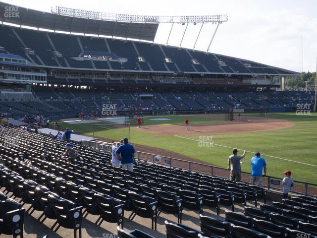 Seating view for Kauffman Stadium Section 142