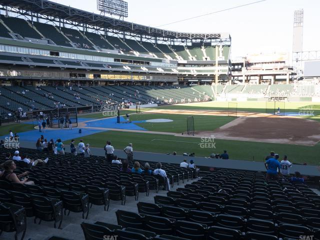 Seating view for Guaranteed Rate Field Section 122