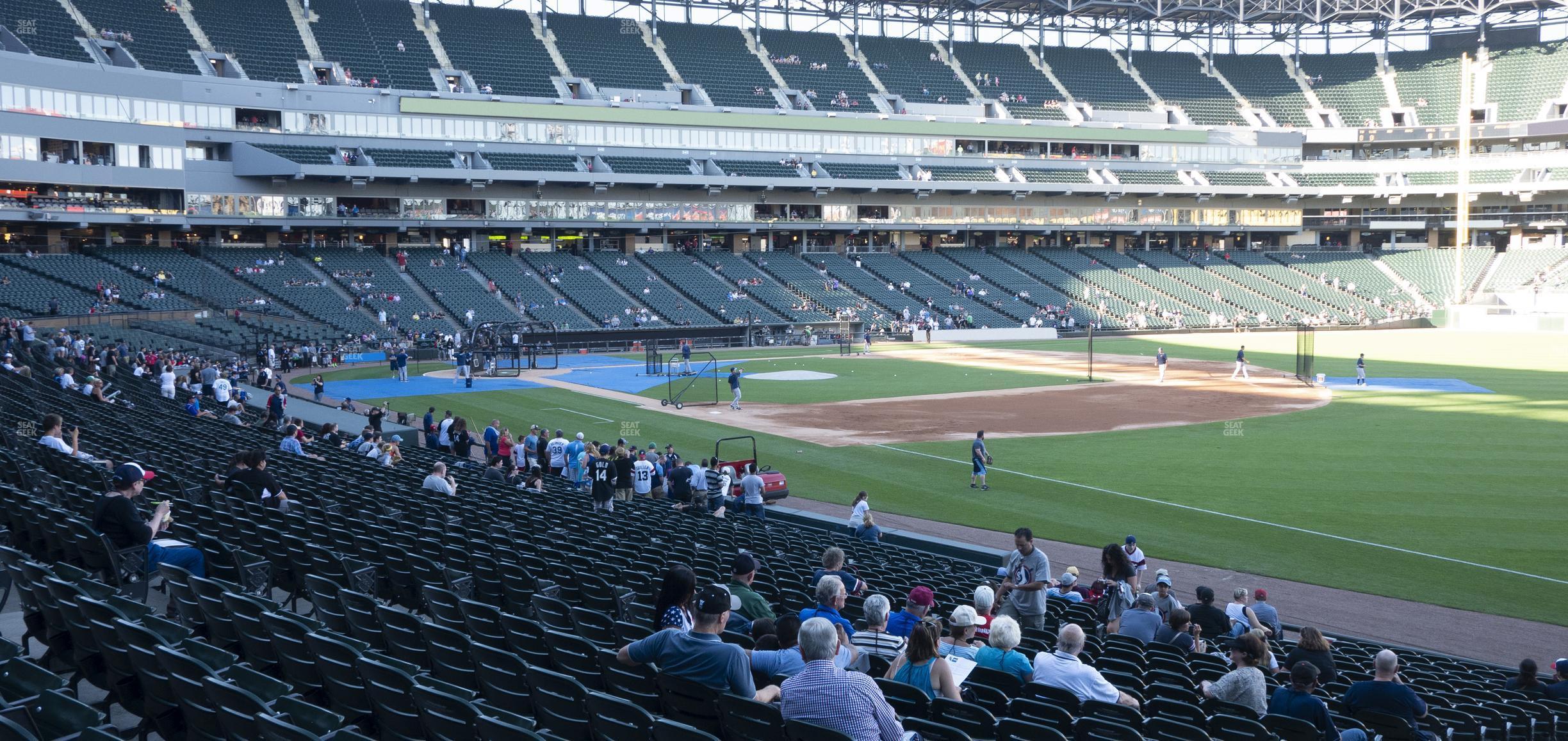 Seating view for Guaranteed Rate Field Section 115