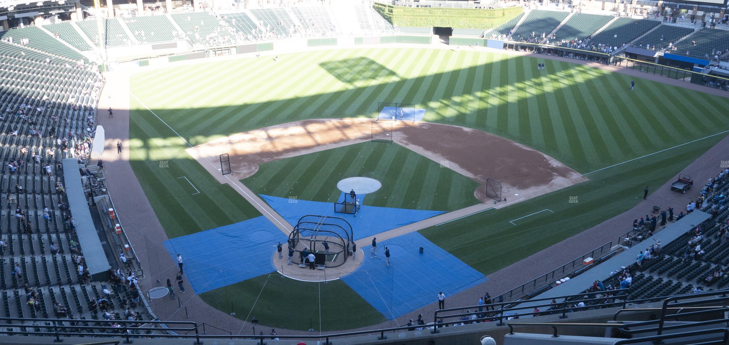 Seating view for Guaranteed Rate Field Section 530