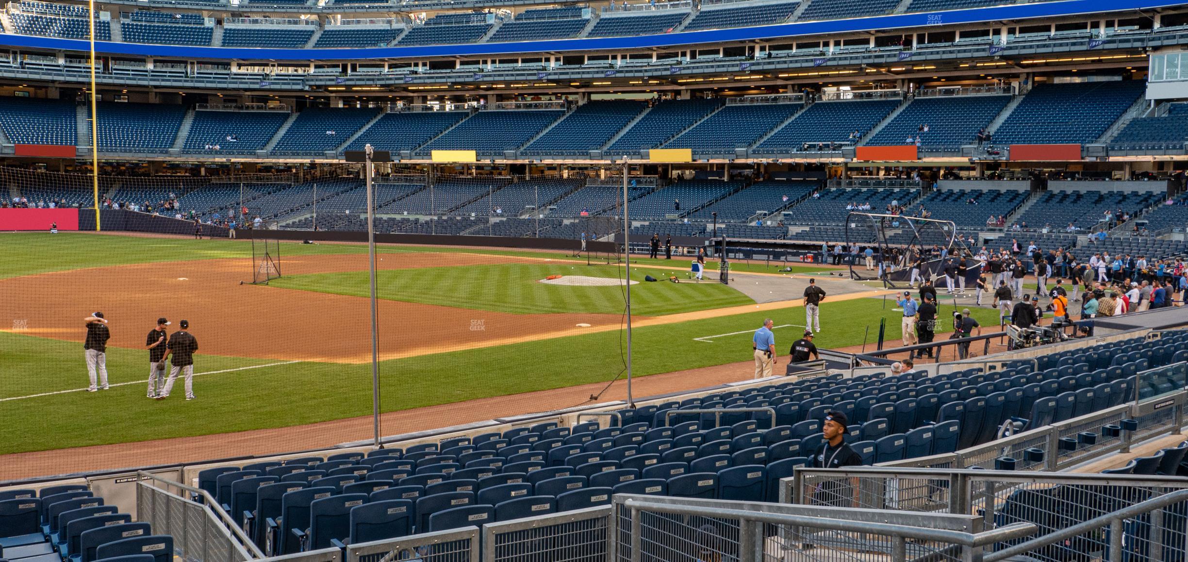 Seating view for Yankee Stadium Section Field Level 127 B