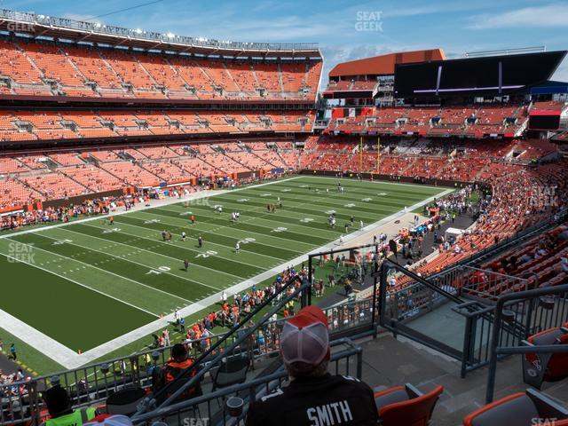 Seating view for Huntington Bank Field Section Club 302